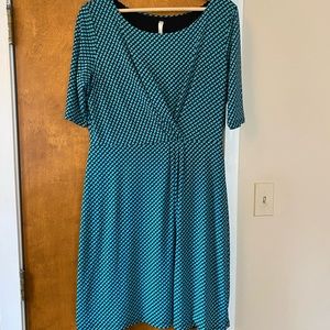 Pretty patterned short sleeve jersey dress